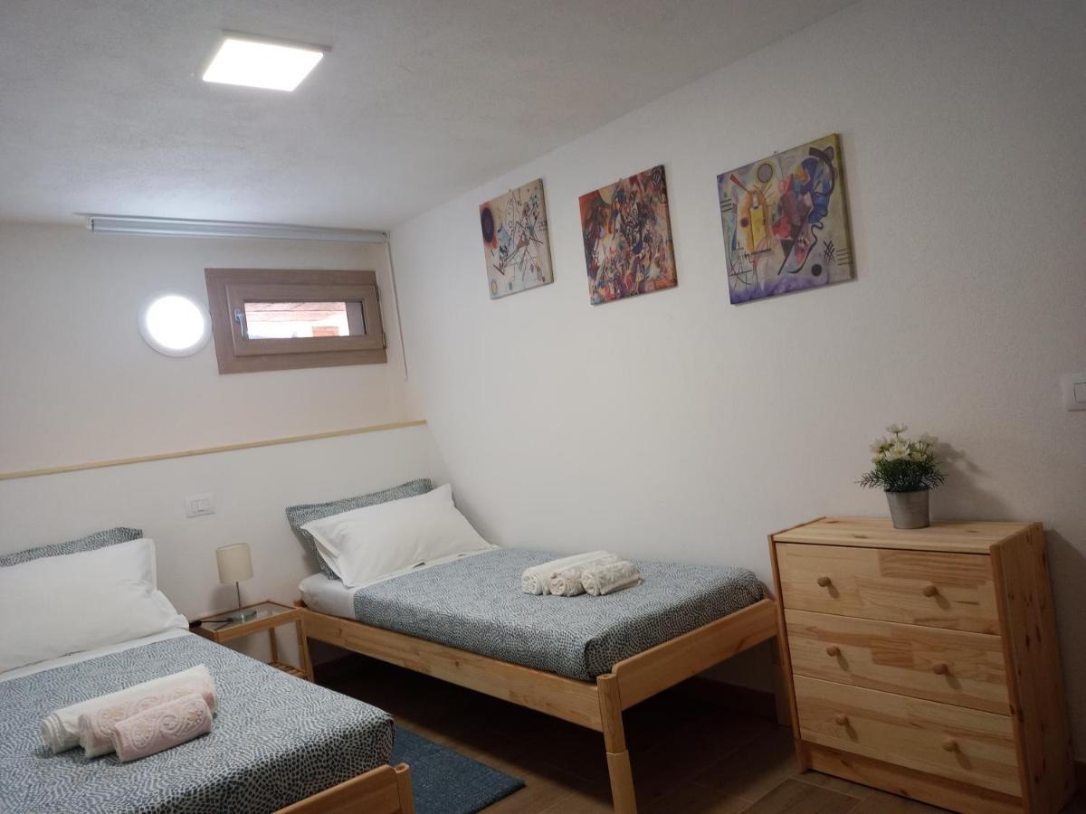 Vacanze Nella Casetta Пула Экстерьер фото